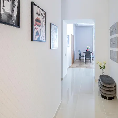 Chameleon * Budapest